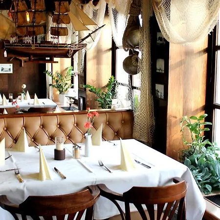 Zur Fähre Gasthof 3*