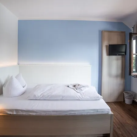 Zur Fähre Gasthof 3*